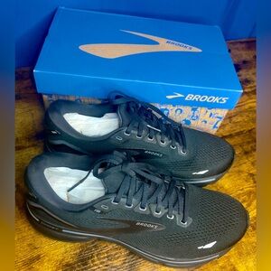Brooks Ghost15 Women’s size 12M athletic shoes in black. Make your best offer!